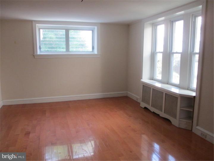 134 Copley Road Upper Darby, PA 19082 - Photo 4 of 16