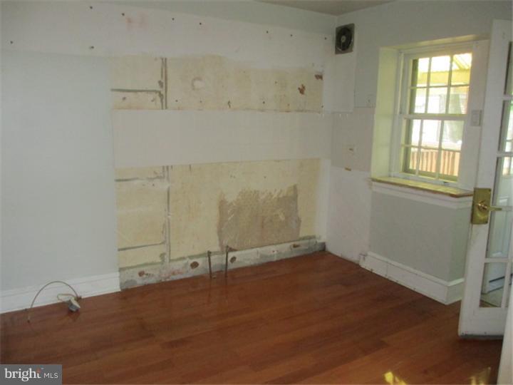 134 Copley Road Upper Darby, PA 19082 - Photo 5 of 16