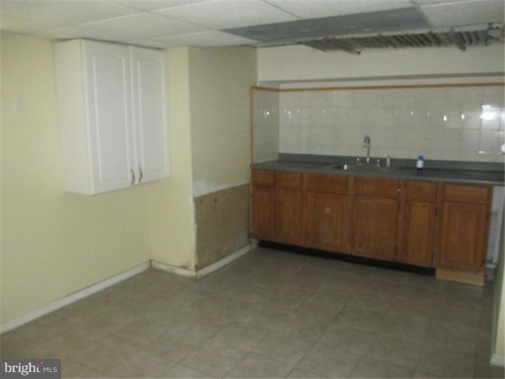 134 Copley Road Upper Darby, PA 19082 - Photo 6 of 16