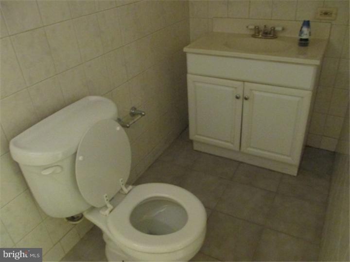 134 Copley Road Upper Darby, PA 19082 - Photo 8 of 16