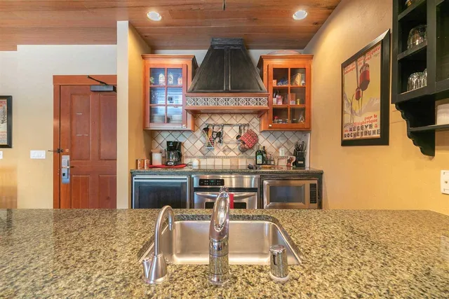 $1,195,000 | 1985 Olympic Vly Road, Unit 216 (2216), Olympic Valley, CA 96146