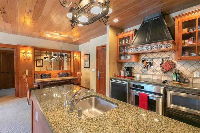 $1,195,000 | 1985 Olympic Vly Road, Unit 216 (2216), Olympic Valley, CA 96146