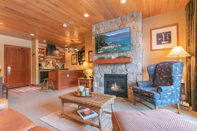 $1,195,000 | 1985 Olympic Vly Road, Unit 216 (2216), Olympic Valley, CA 96146
