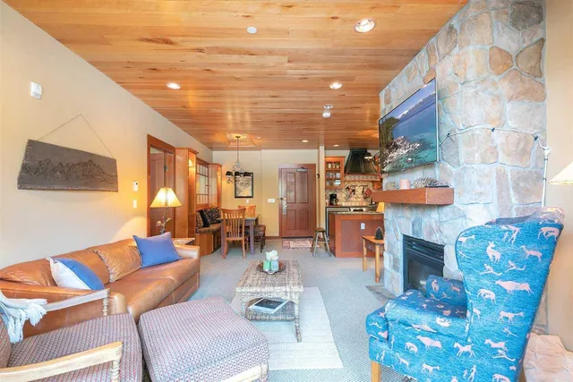 $1,195,000 | 1985 Olympic Vly Road, Unit 216 (2216), Olympic Valley, CA 96146