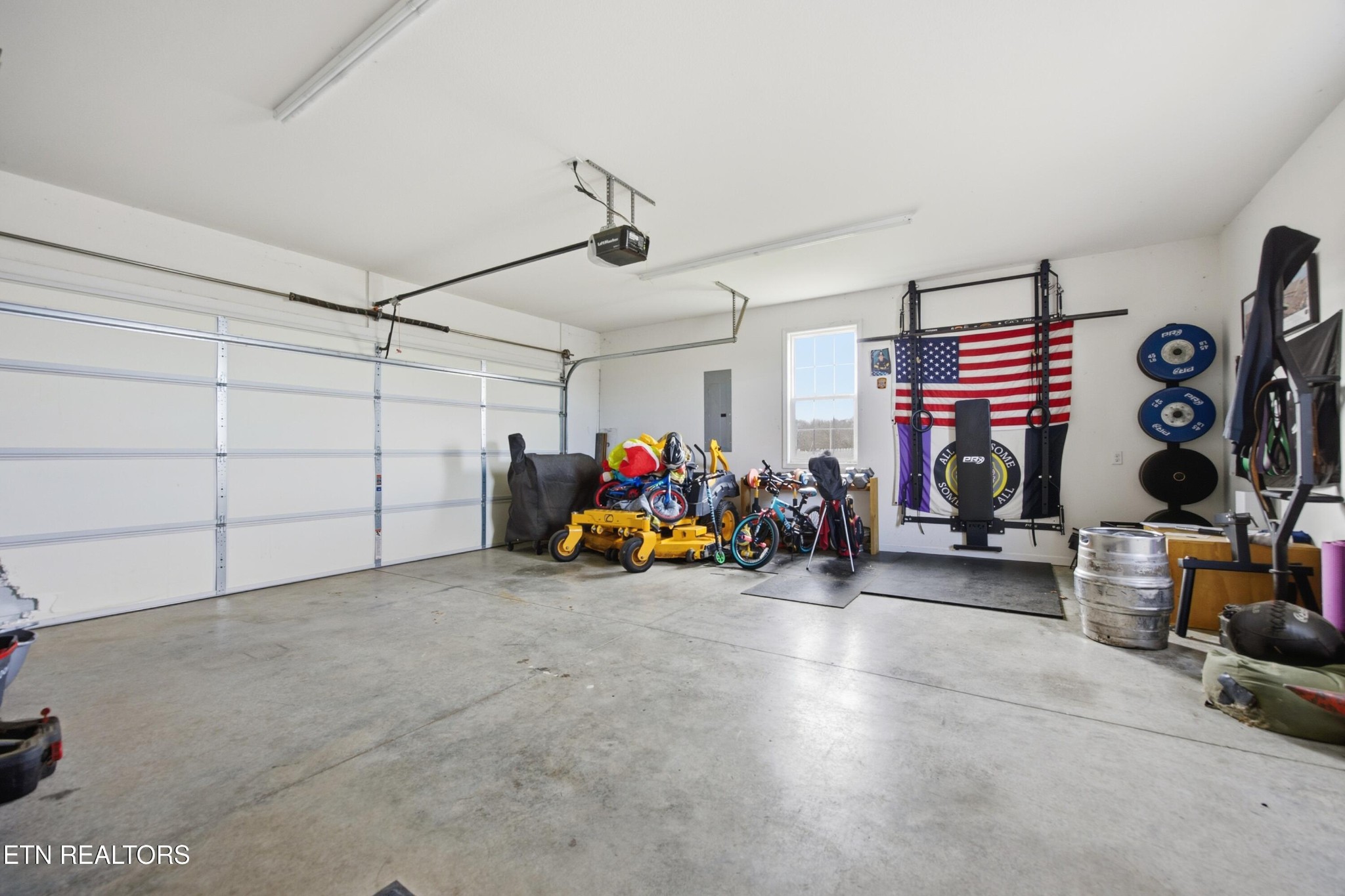 722 Williams Creek Road Oneida, TN 37841 - Photo 18 of 22 a view of a room with gym equipment