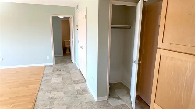 $165,000 | 4550 Warwick Boulevard, Unit 606, Kansas City, MO 64111