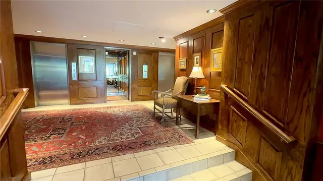 $165,000 | 4550 Warwick Boulevard, Unit 606, Kansas City, MO 64111