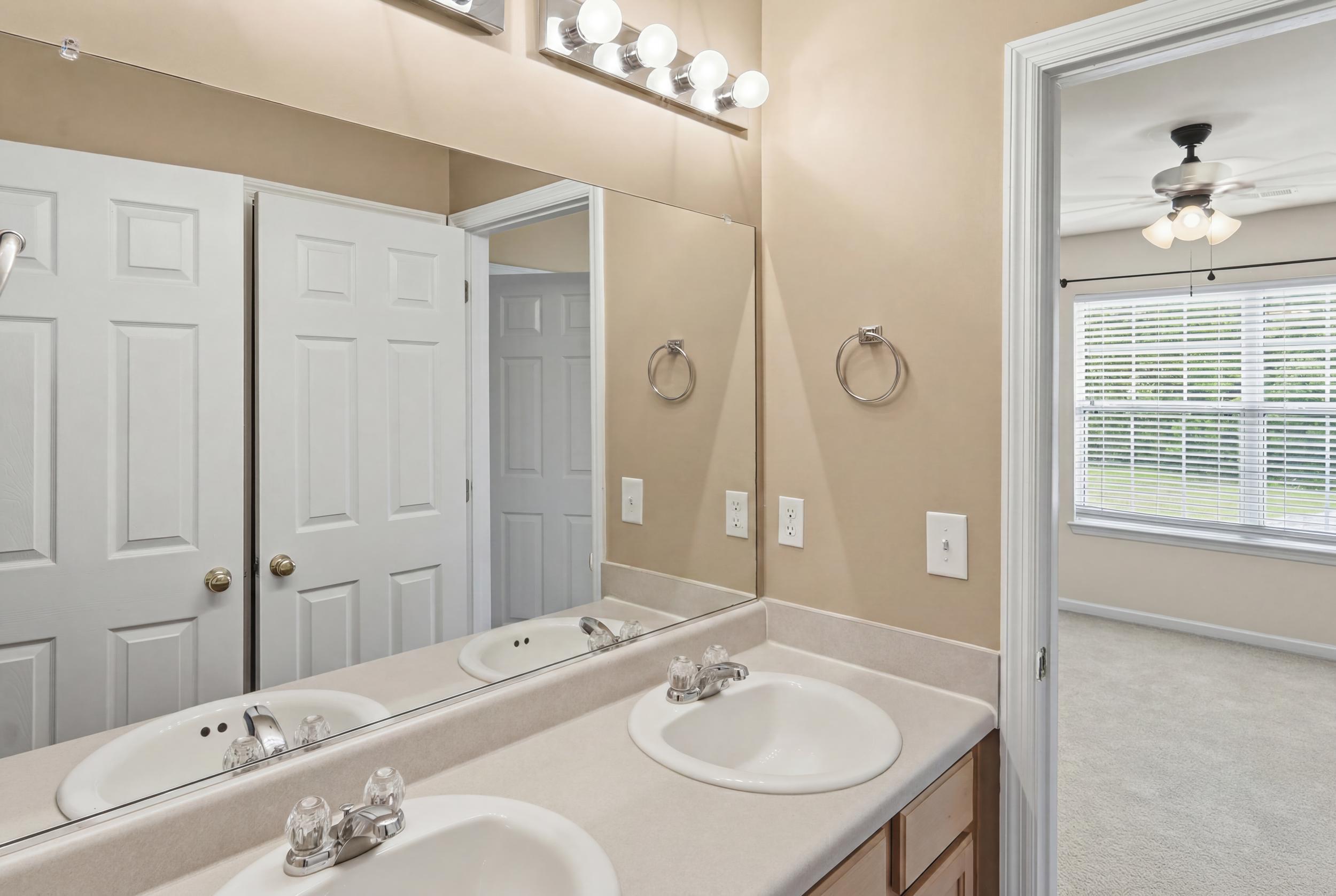 1224 Creek Stone Way Hanahan, SC 29410 - Photo 36 of 53 47_dsc09387_declutter_3c5ffc06