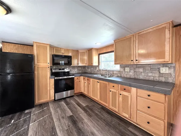 $1,100 | 1718 West Dumble Street, Unit 2, Alvin, TX 77511