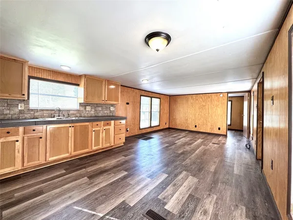 $1,100 | 1718 West Dumble Street, Unit 2, Alvin, TX 77511