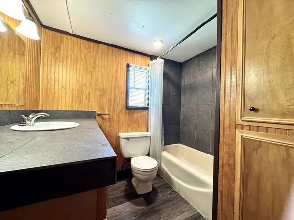 $1,100 | 1718 West Dumble Street, Unit 2, Alvin, TX 77511