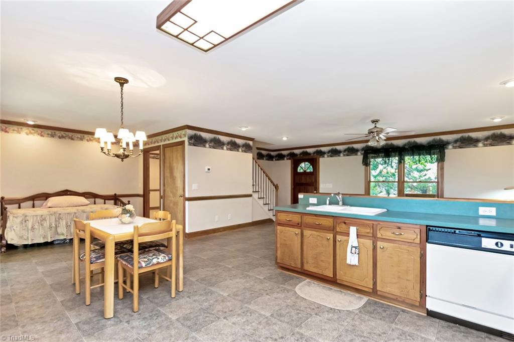 1050 Staghorn Road Purlear, NC 28665 - Photo 6 of 22 Gallery Image 6