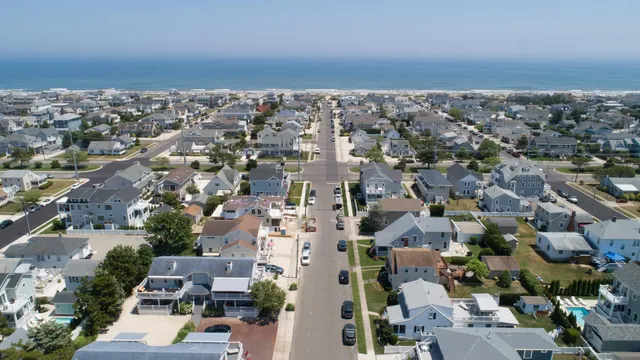 $2,290,000 | 252 89th Street, Unit E/S, Stone Harbor, NJ 08247