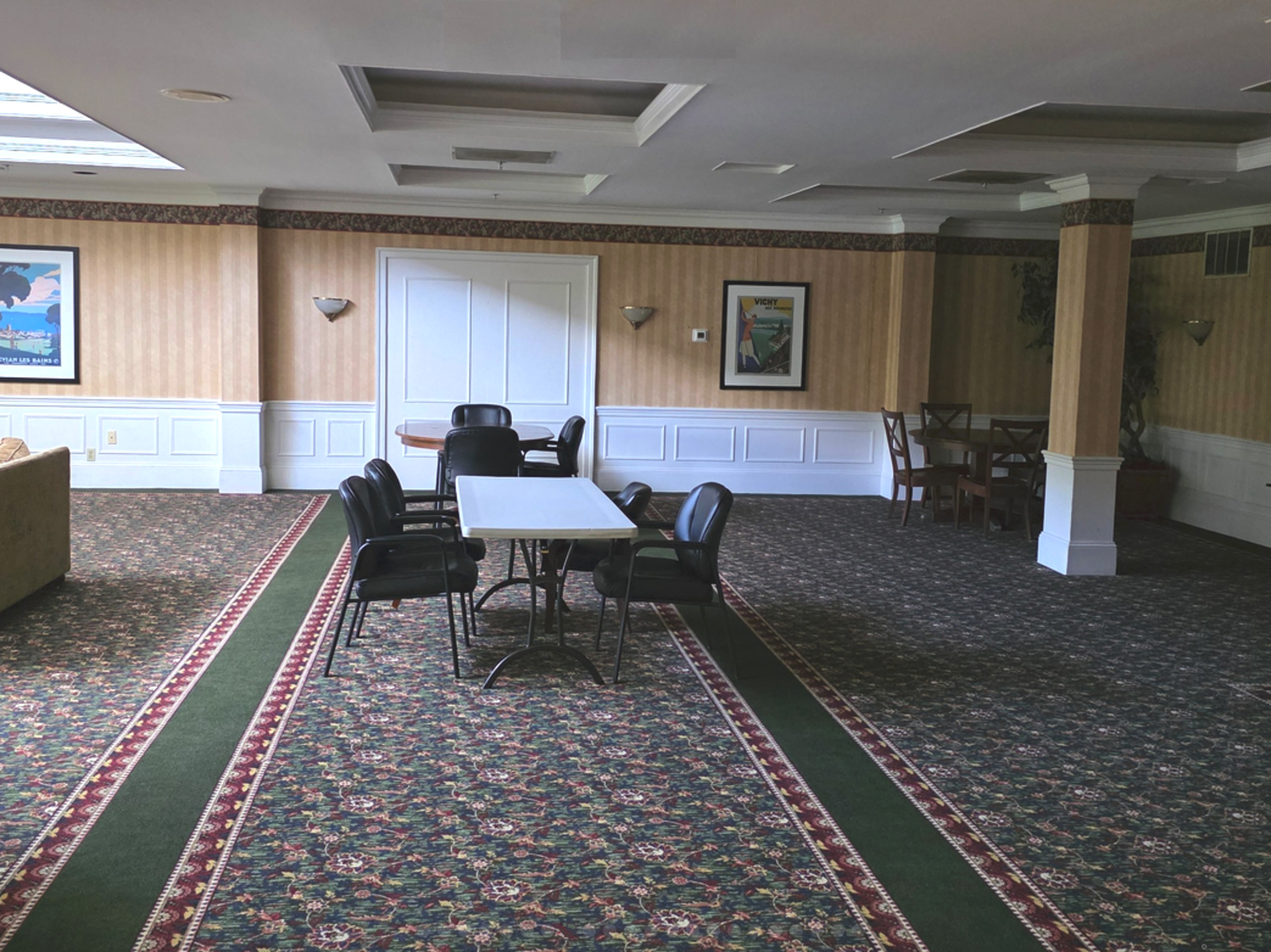 59 Courtland Avenue, Unit 3K Stamford, CT 06902 - Photo 24 of 31 a living room with furniture rug and window