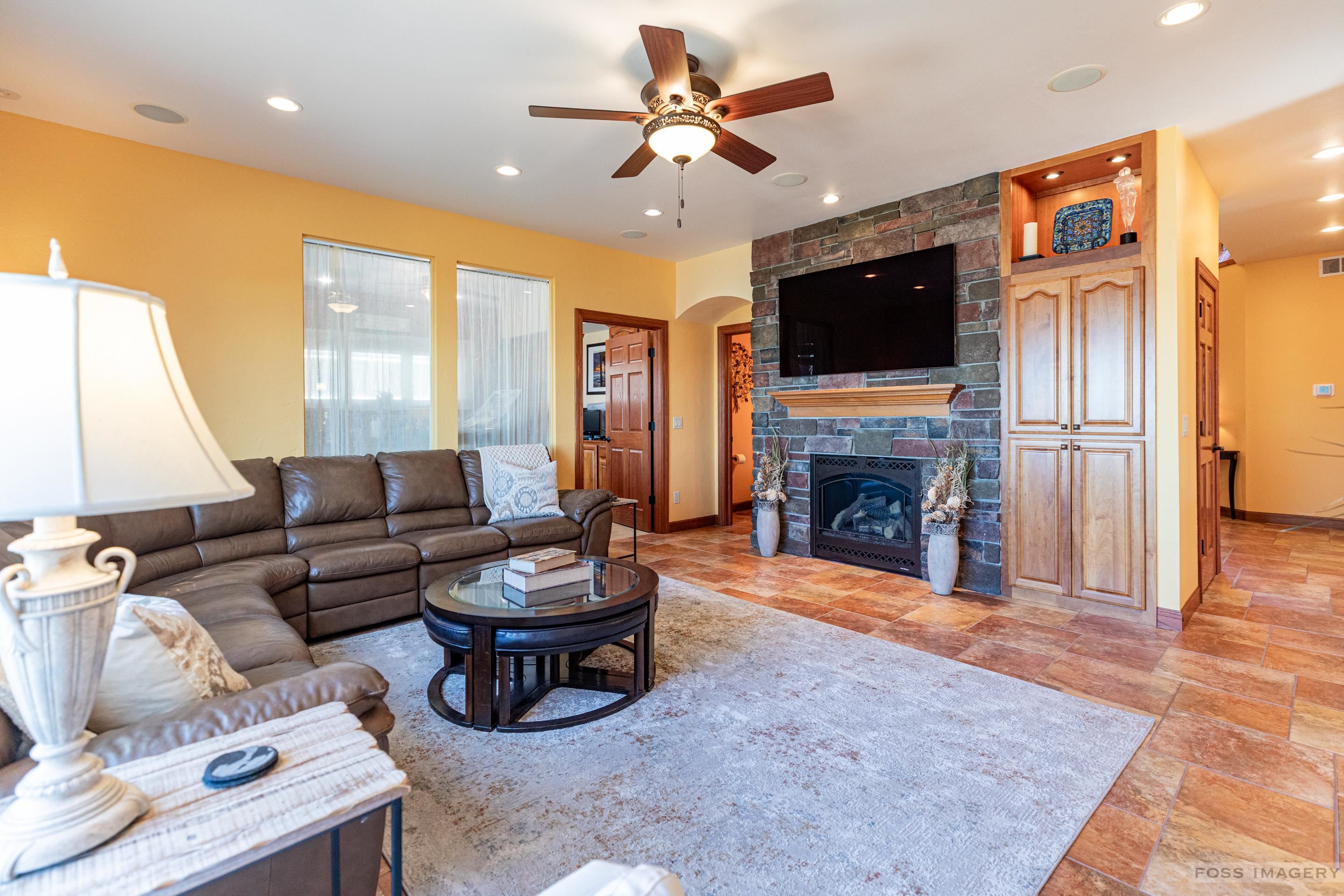 5728 Lake Edge Road McFarland, WI 53558 - Photo 13 of 40