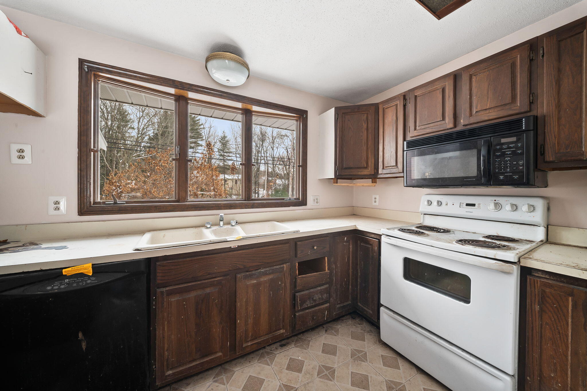 101 School Street Berwick, ME 03901 - Photo 6 of 34 Kitchen