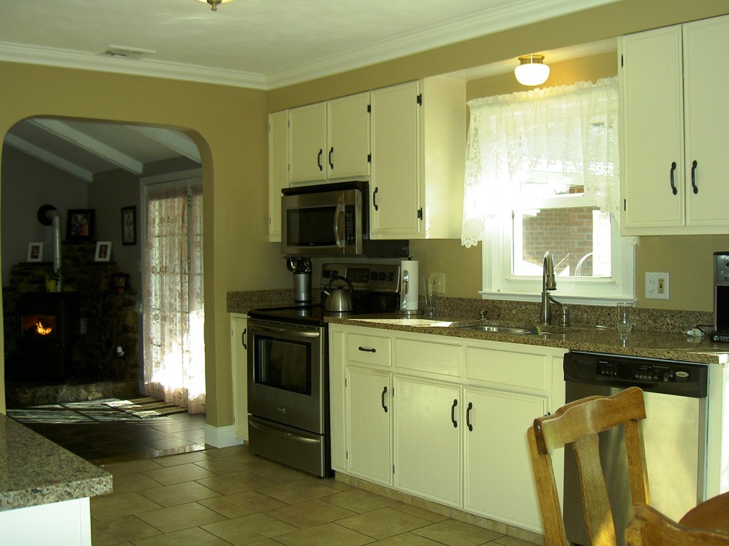175 Marmon Street Springfield, MA 01129 - Photo 9 of 29 Gallery Image 9