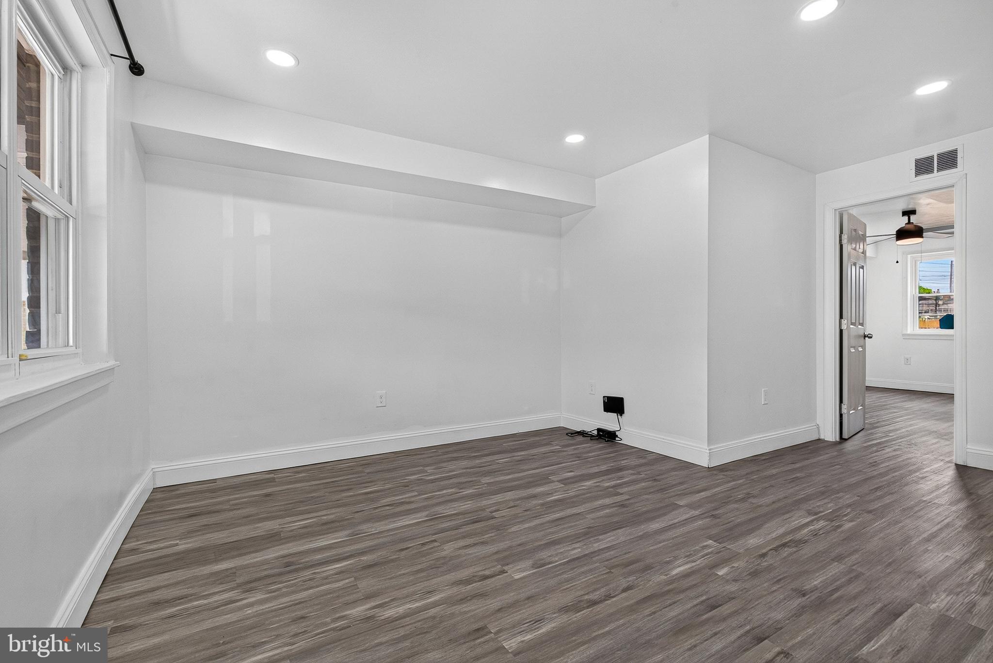 3805 8th Street Baltimore, MD 21225 - Photo 7 of 36