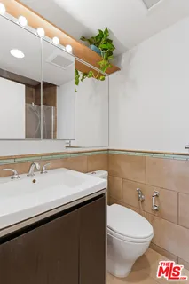 $730,000 | 2444 4th Street, Unit 4, Santa Monica, CA 90405