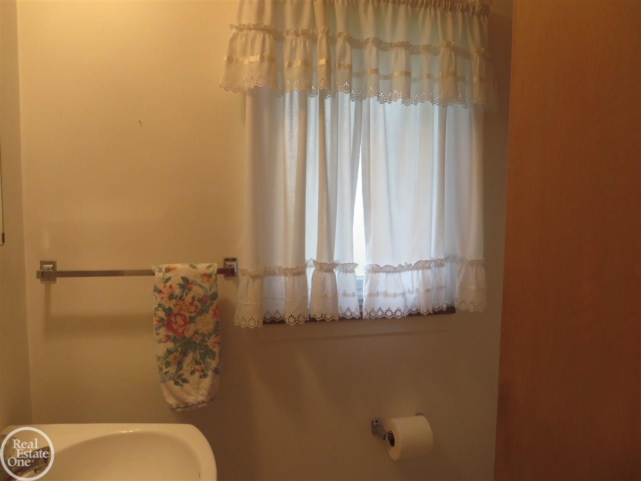 33488 Ryan Road Sterling Heights, MI 48310 - Photo 14 of 22