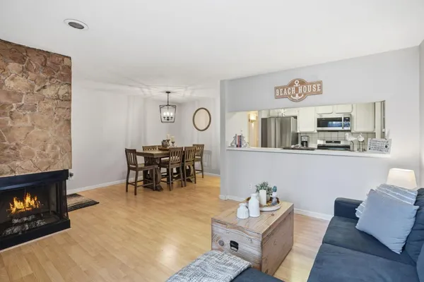 $599,900 | 461 Dela Vina Avenue, Unit 103, Monterey, CA 93940