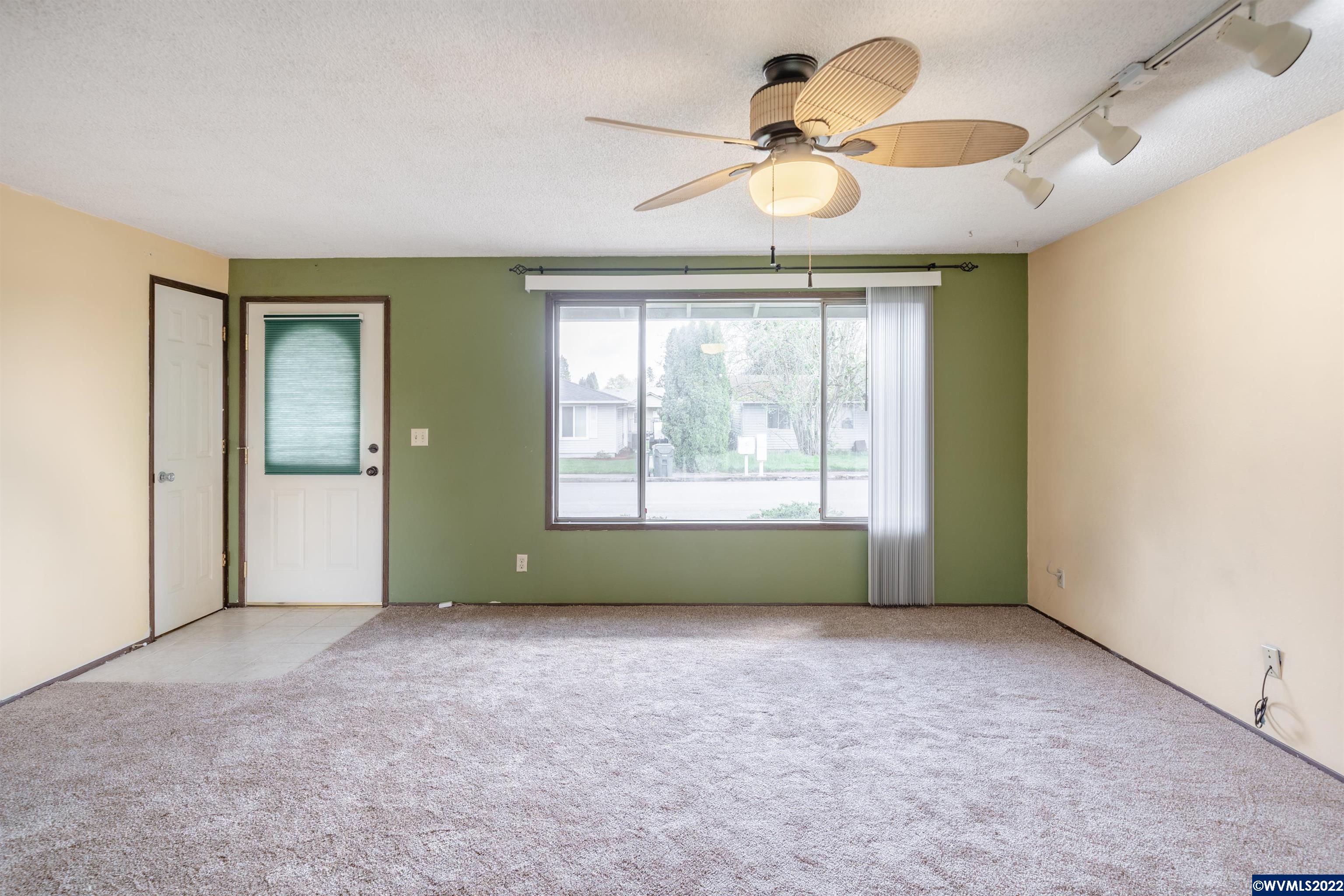 4353 Burlington Loop Northeast Salem, OR 97305 - Photo 14 of 41