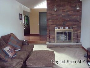 32 Abbot Road Springfield, IL 62704 - Photo 3 of 12