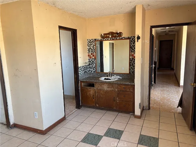 $379,990 | 972 East Lynwood Drive, San Bernardino, CA 92404