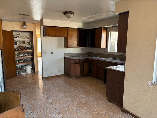 $379,990 | 972 East Lynwood Drive, San Bernardino, CA 92404