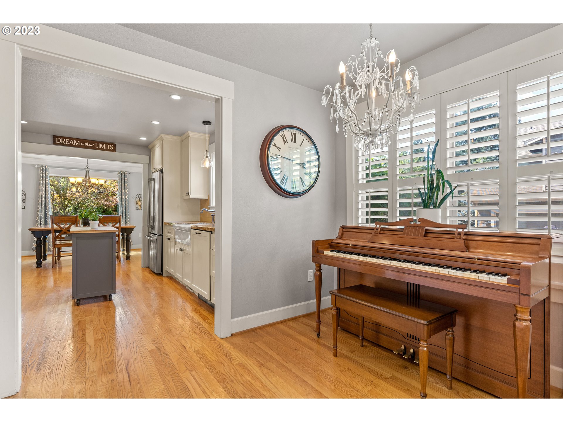 12974 Knaus Road Lake Oswego, OR 97034 - Photo 11 of 46 Entrance/Foyer
