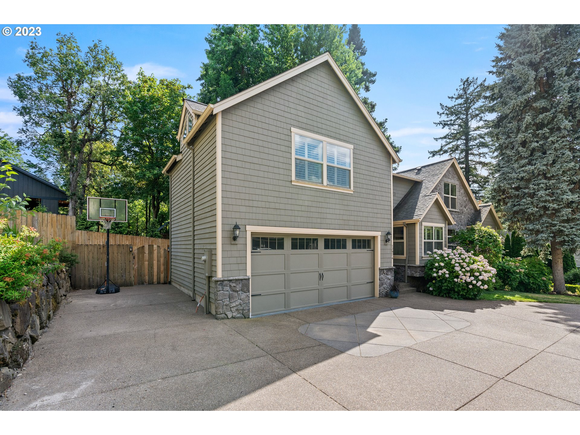 12974 Knaus Road Lake Oswego, OR 97034 - Photo 3 of 46 Garage