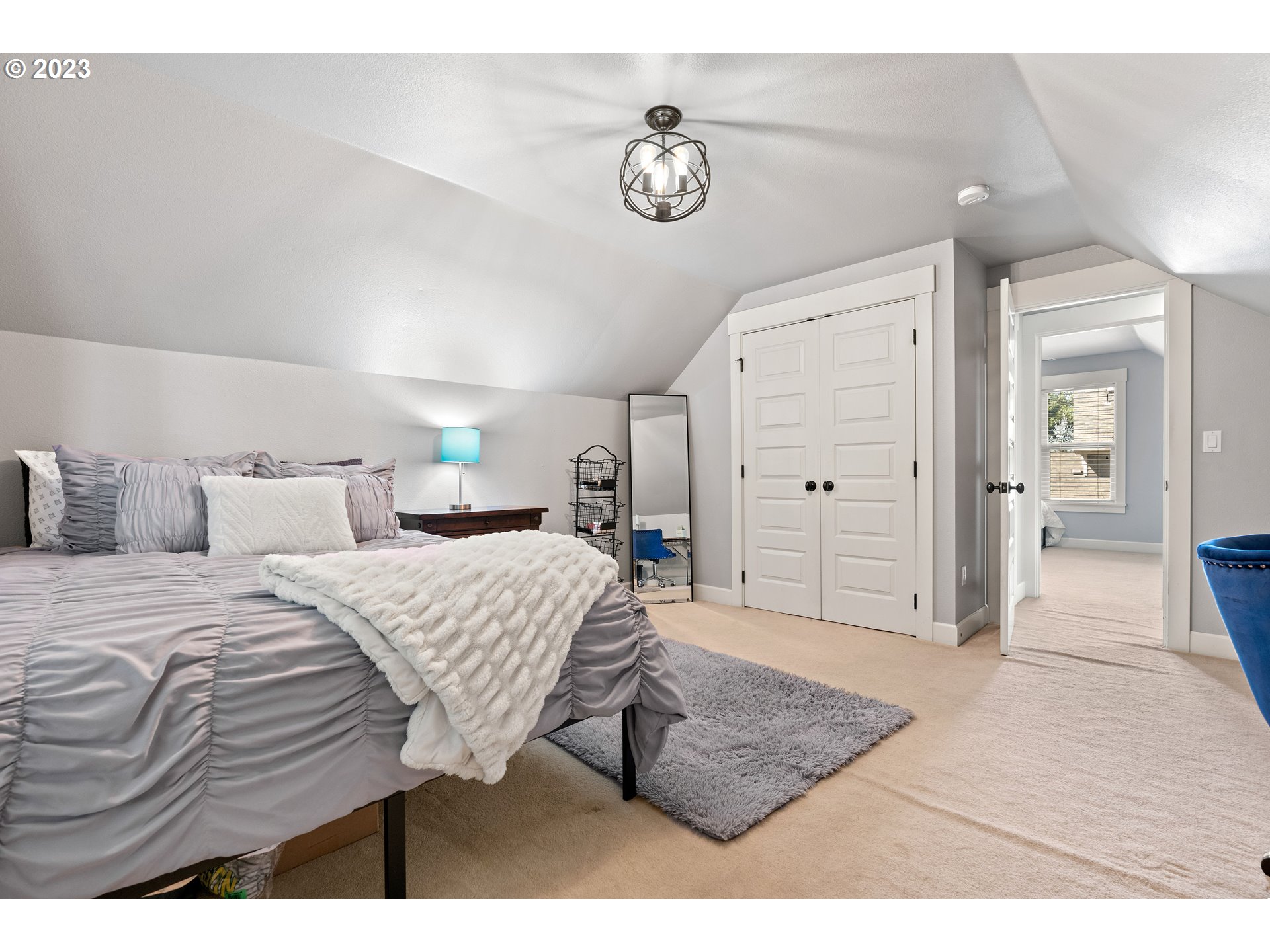 12974 Knaus Road Lake Oswego, OR 97034 - Photo 31 of 46 Gallery Image 31