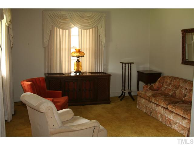 604 Calloway Drive Raleigh, NC 27610 - Photo 2 of 5 Living Room