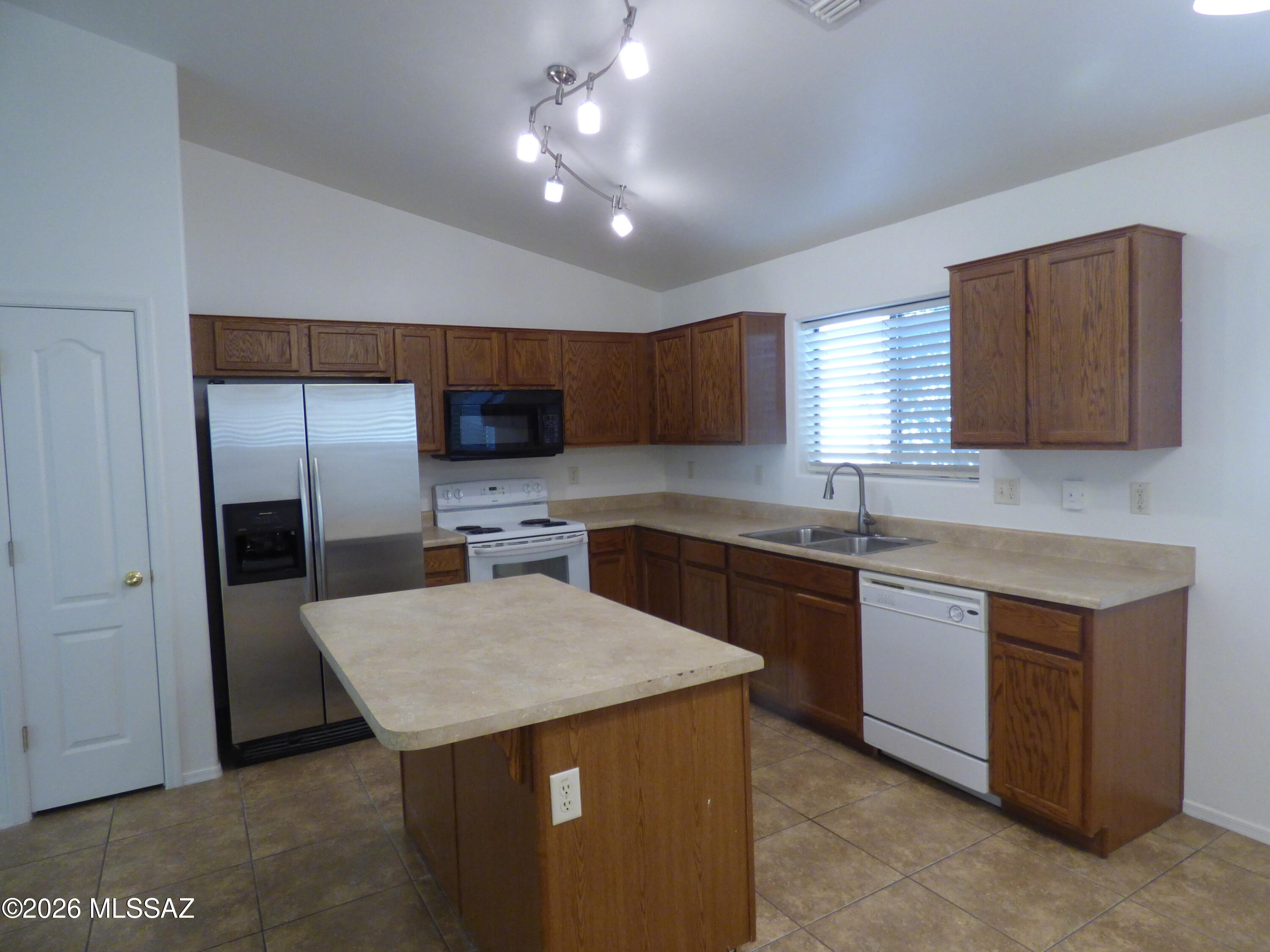 60499 Alpine Way Tucson, AZ 85739 - Photo 10 of 29