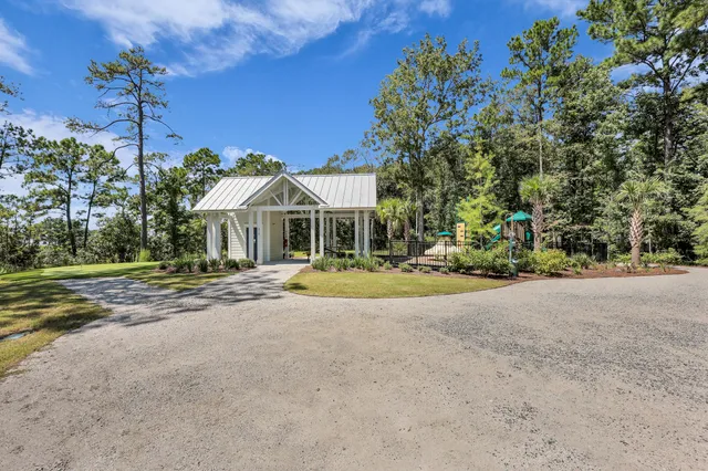$799,000 | 218 Port Tack Drive, Charleston, SC 29492
