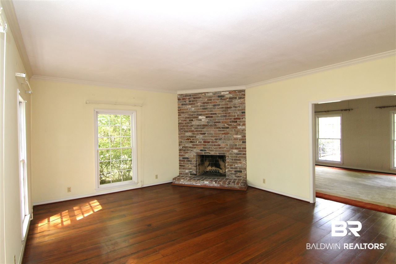 7147 Chapman Street Fairhope, AL 36532 - Photo 10 of 48 Formal Living