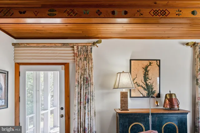 a view of an entryway