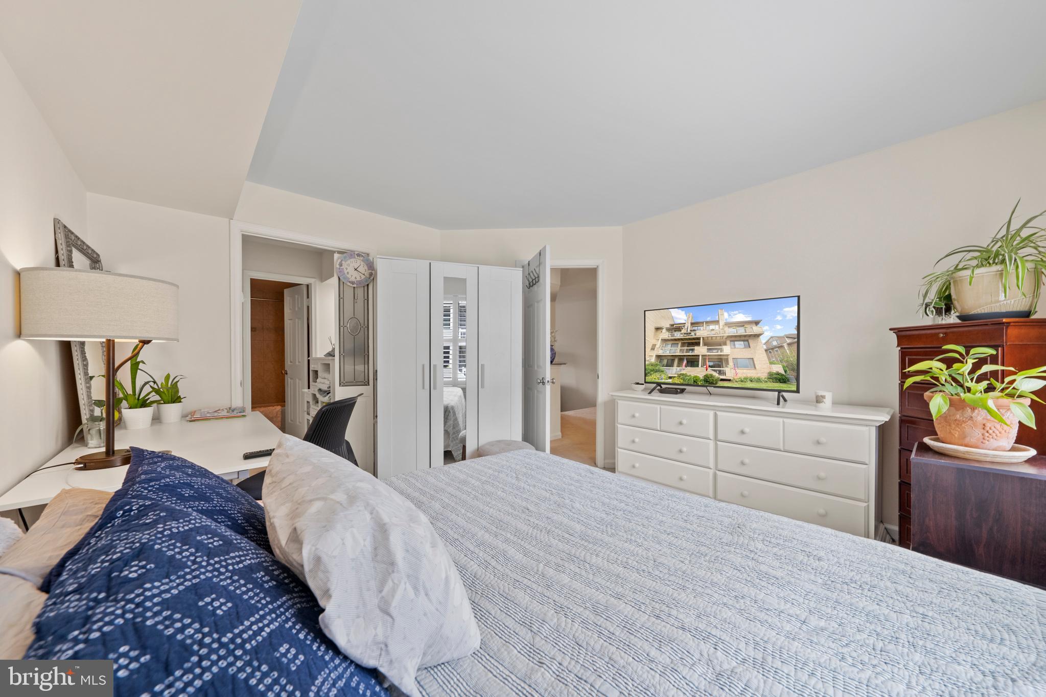 11234 Harbor Court, Unit 11234 Reston, VA 20191 - Photo 14 of 50