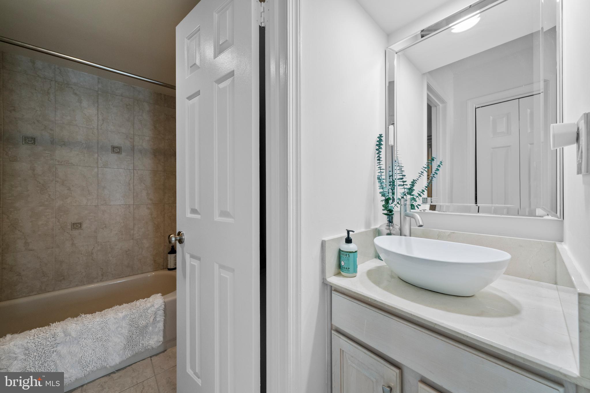 11234 Harbor Court, Unit 11234 Reston, VA 20191 - Photo 16 of 50