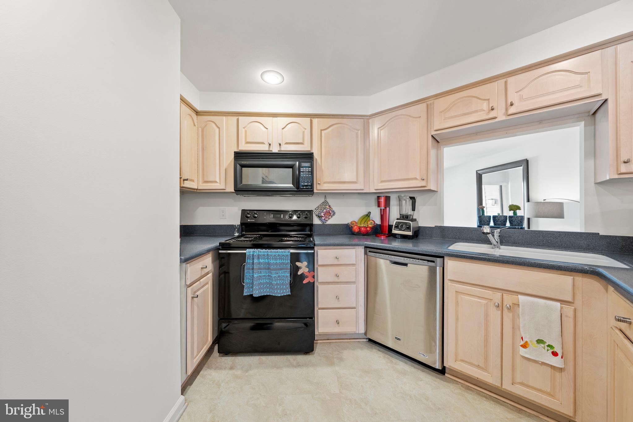 11234 Harbor Court, Unit 11234 Reston, VA 20191 - Photo 8 of 50