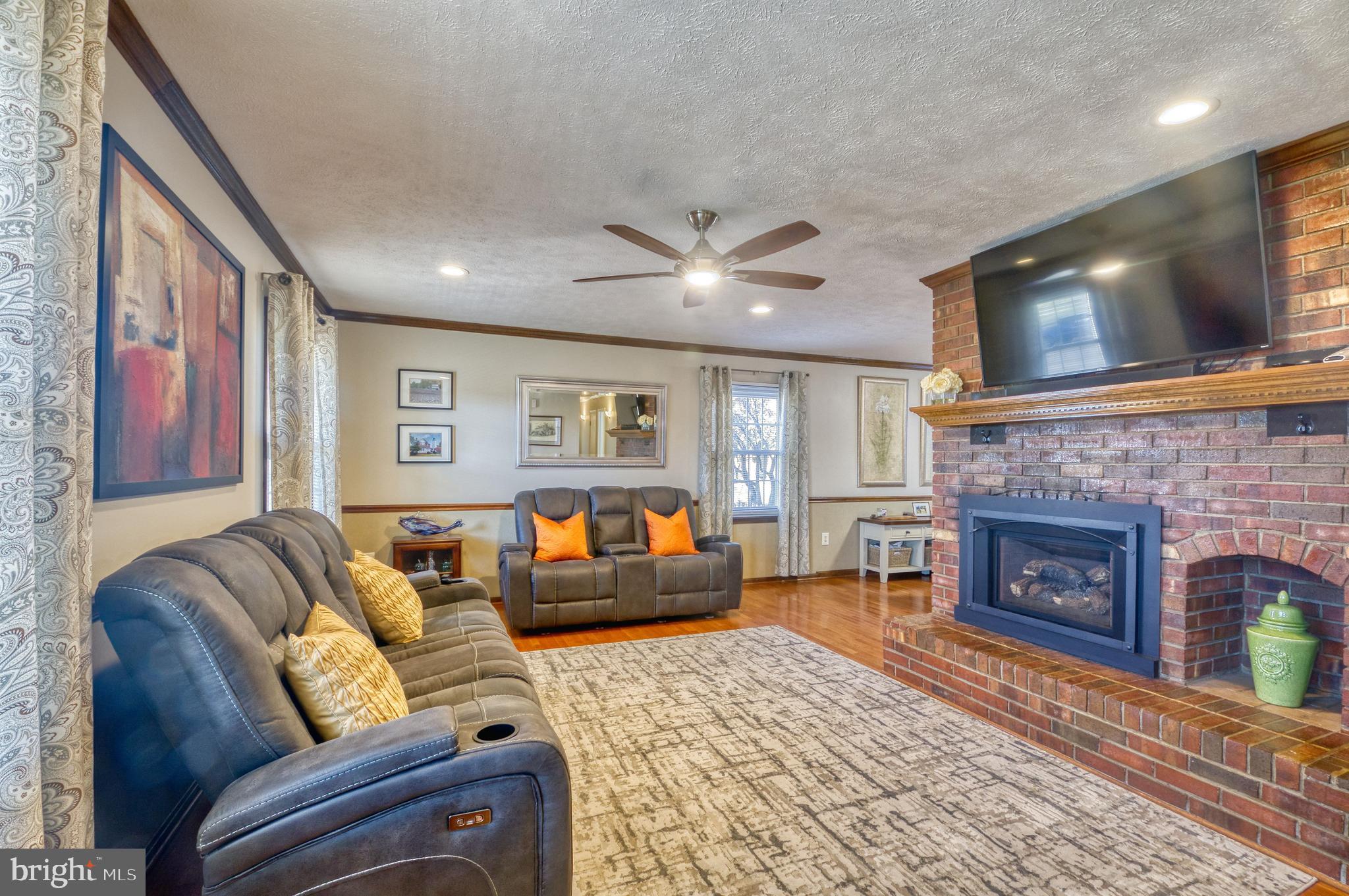 8749 Weems Road Manassas, VA 20110 - Photo 6 of 37 Family Room with gas fireplace