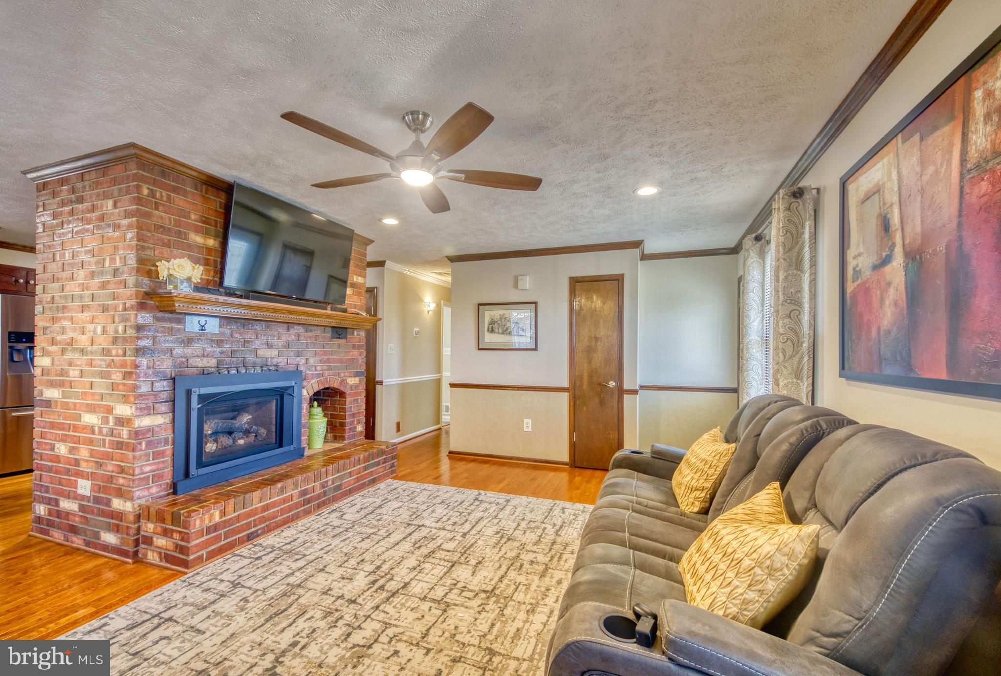8749 Weems Road Manassas, VA 20110 - Photo 9 of 37 Family Room