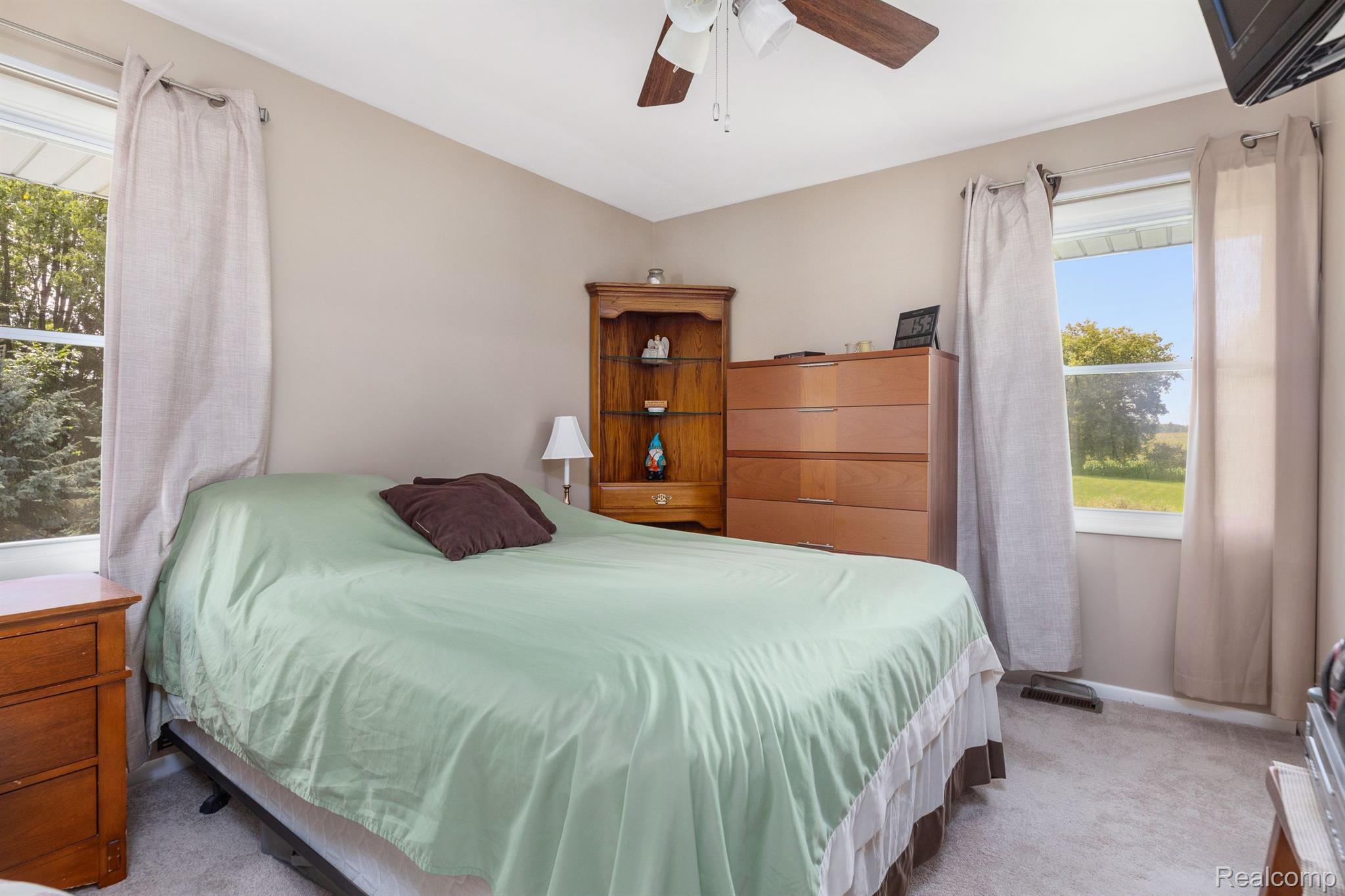 14361 Taylor Road Millington, MI 48746 - Photo 19 of 49 Primary bedroom