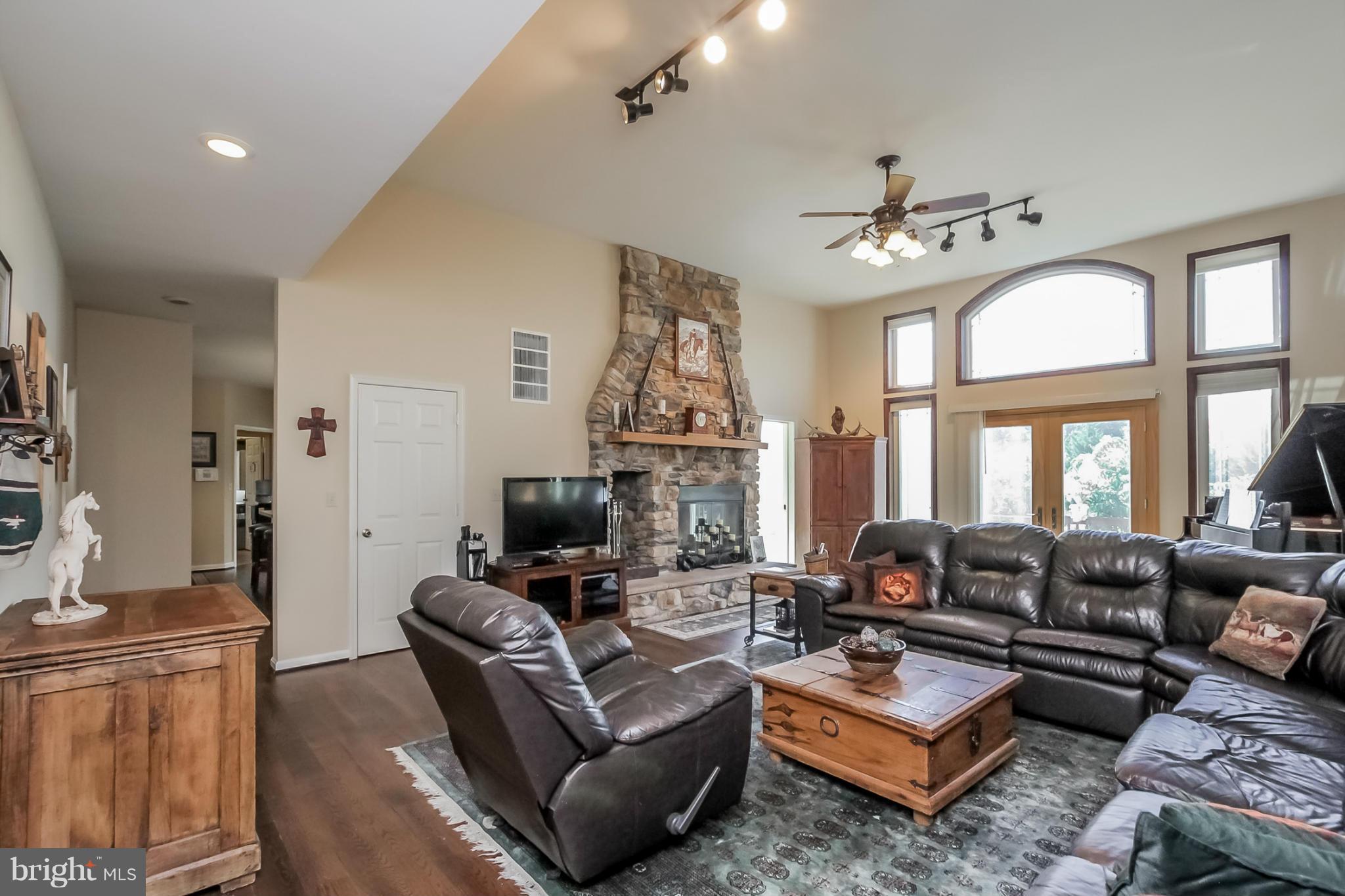 6605 Valley Road La Plata, MD 20646 - Photo 14 of 29 Family Room