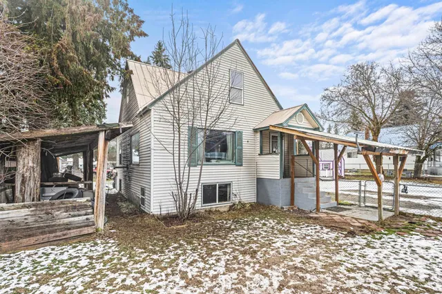 $289,900 | 116 North 7th Avenue, Ione, WA 99139