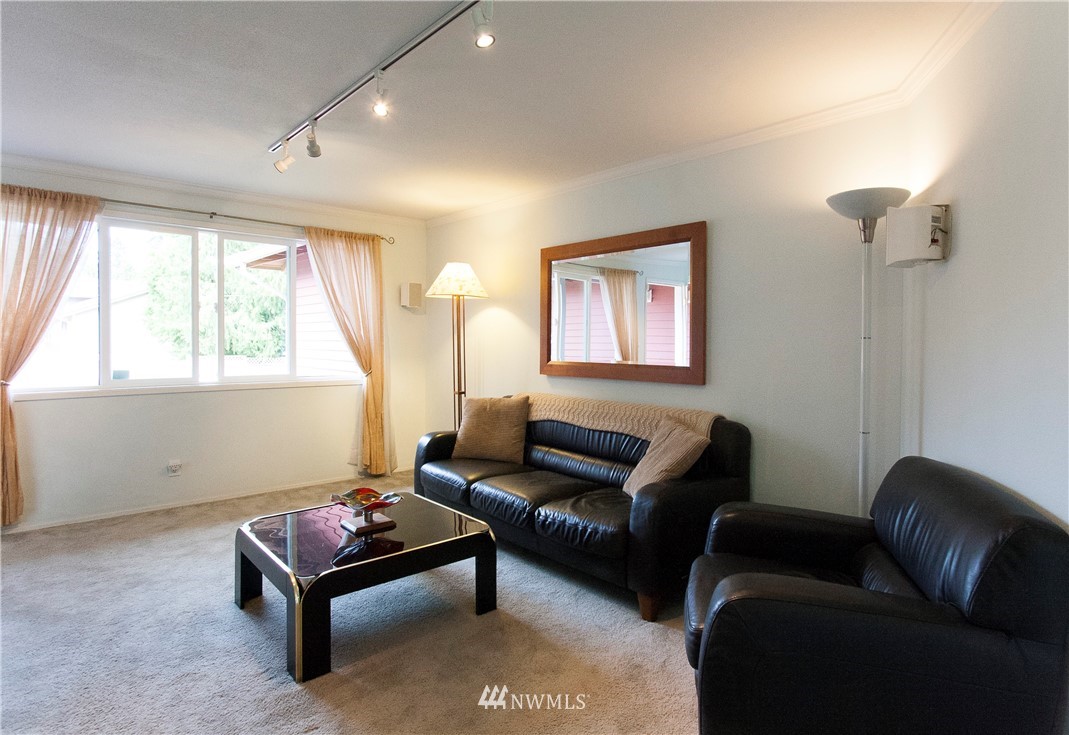 6 199th Place Southeast Bothell, WA 98012 - Photo 2 of 21
