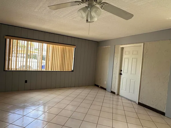 $4,000 | 2180 Northwest 93rd Avenue, Pembroke Pines, FL 33024