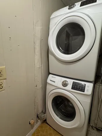 $4,000 | 2180 Northwest 93rd Avenue, Pembroke Pines, FL 33024