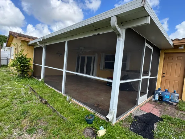 $4,000 | 2180 Northwest 93rd Avenue, Pembroke Pines, FL 33024