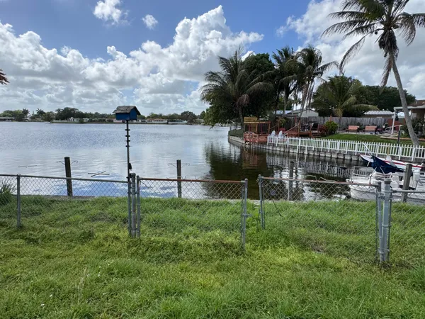 $4,000 | 2180 Northwest 93rd Avenue, Pembroke Pines, FL 33024